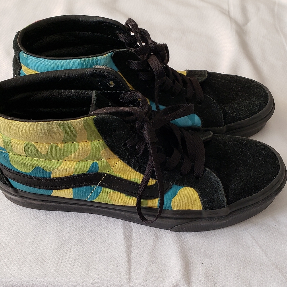 Sneakers